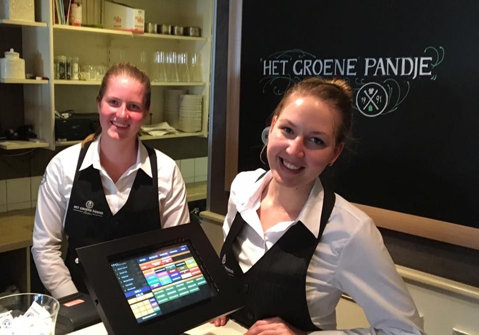 TilliKassa bij een café